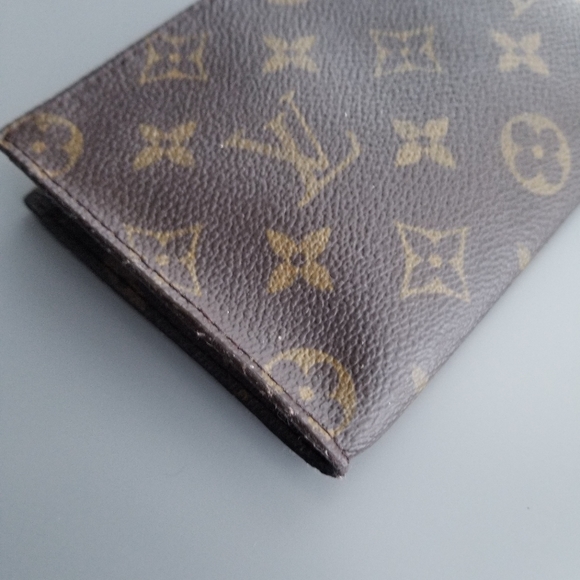 Louis Vuitton Vintage Classic Pouch - Picture 12 of 12